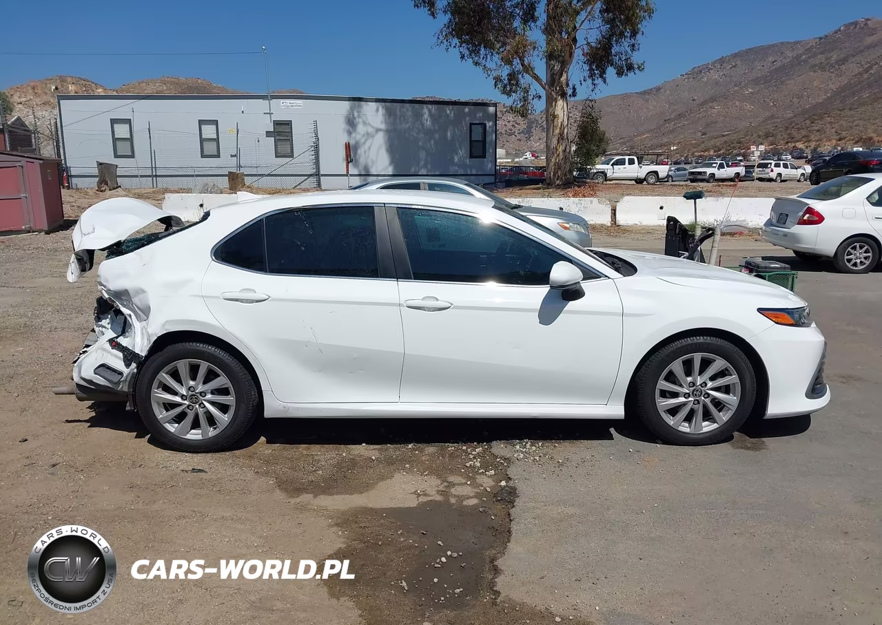 2021 Toyota Camry Le VIN:4T1C11AK2MU605955 - 13