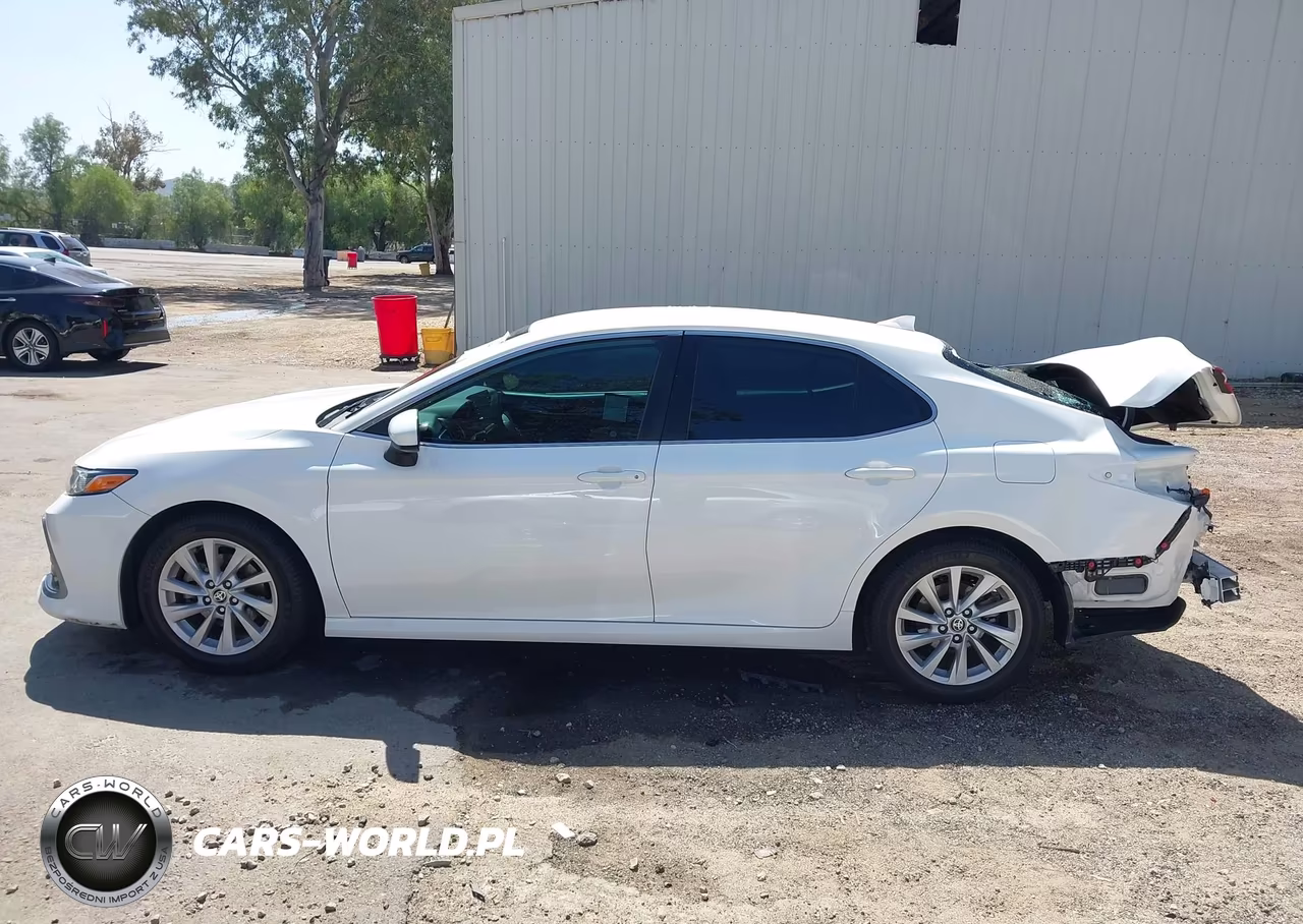 2021 Toyota Camry Le VIN:4T1C11AK2MU605955 - 14