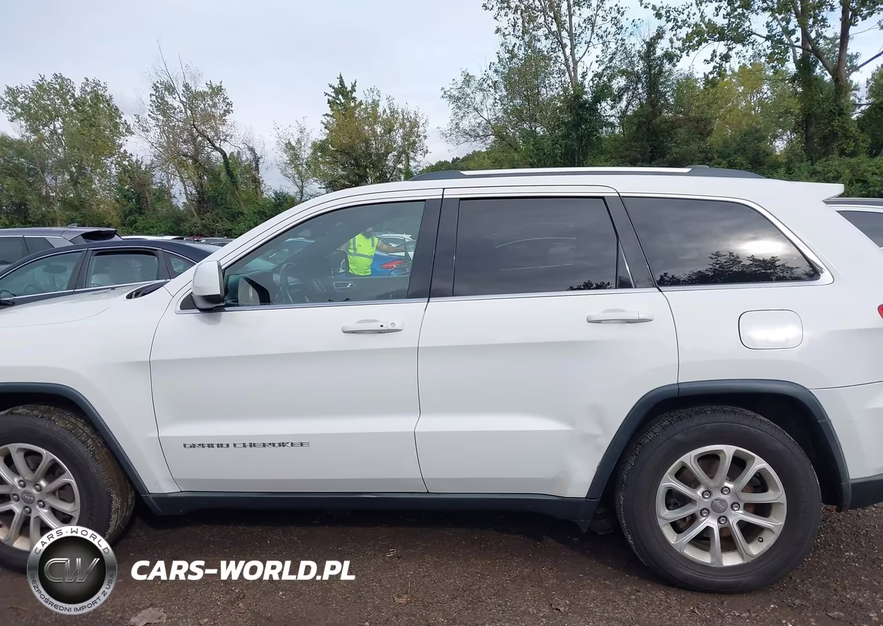 2014 Jeep Grand Cherokee Laredo VIN:1C4RJFAG1EC155245 - 14