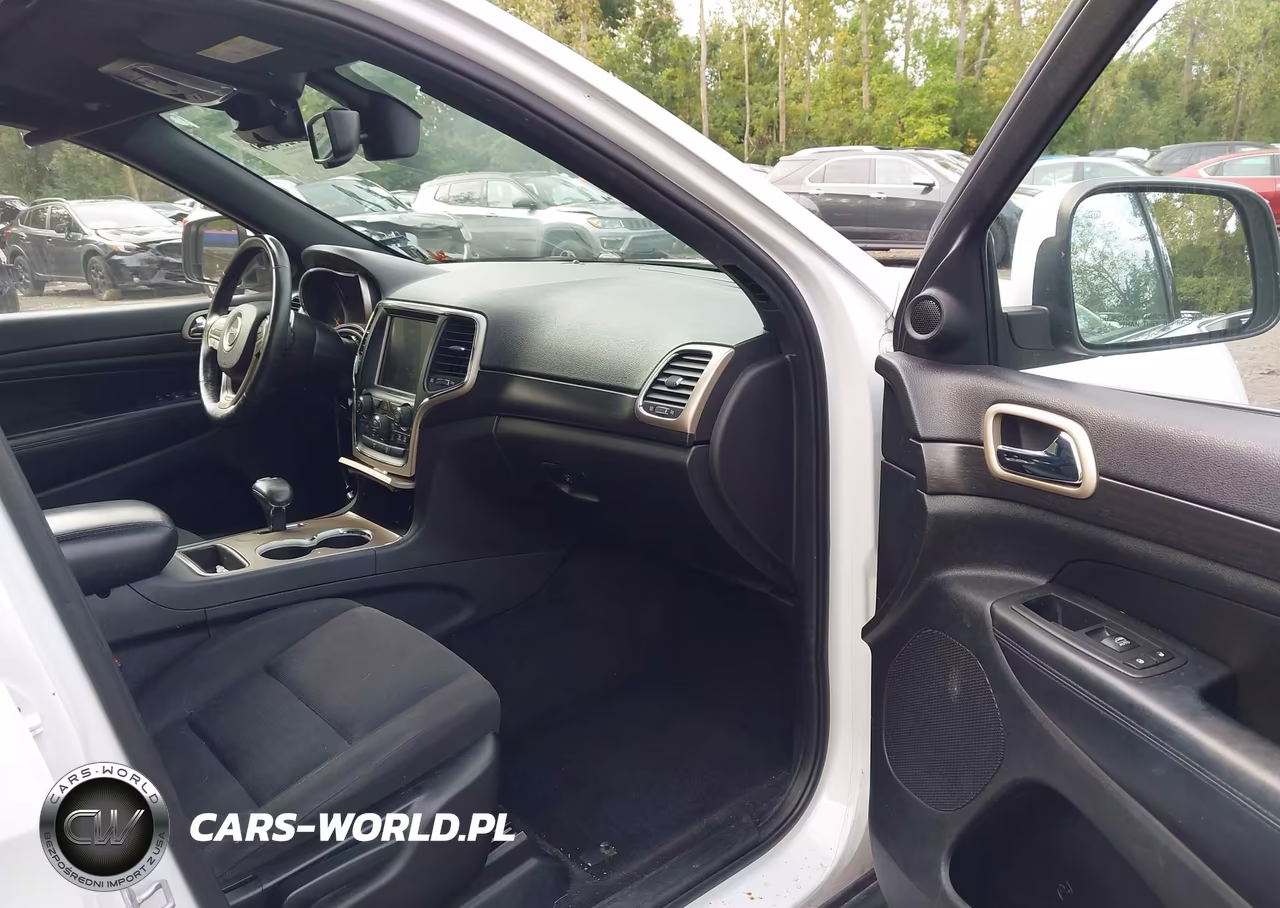 2014 Jeep Grand Cherokee Laredo VIN:1C4RJFAG1EC155245 - 5