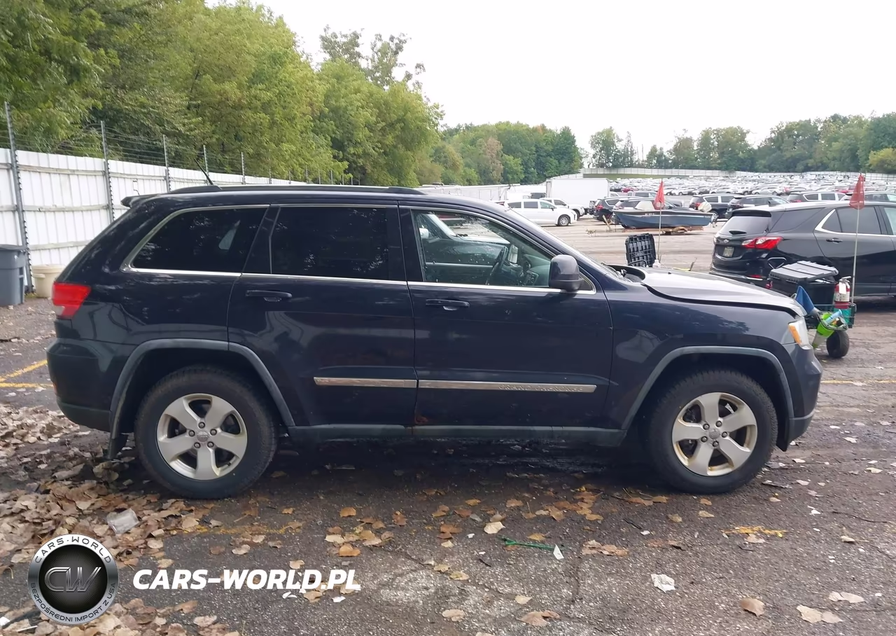2011 Jeep Grand Cherokee Laredo VIN:1J4RR4GG4BC506157 - 13