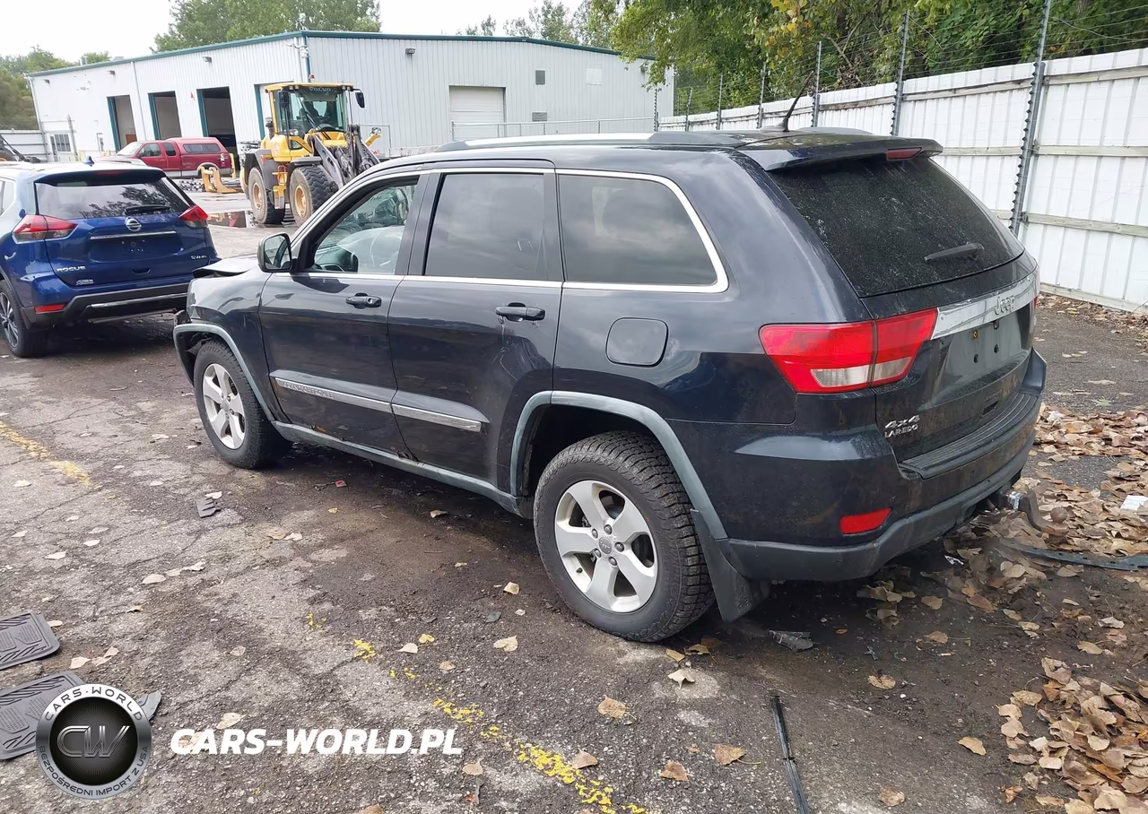 2011 Jeep Grand Cherokee Laredo VIN:1J4RR4GG4BC506157 - 3