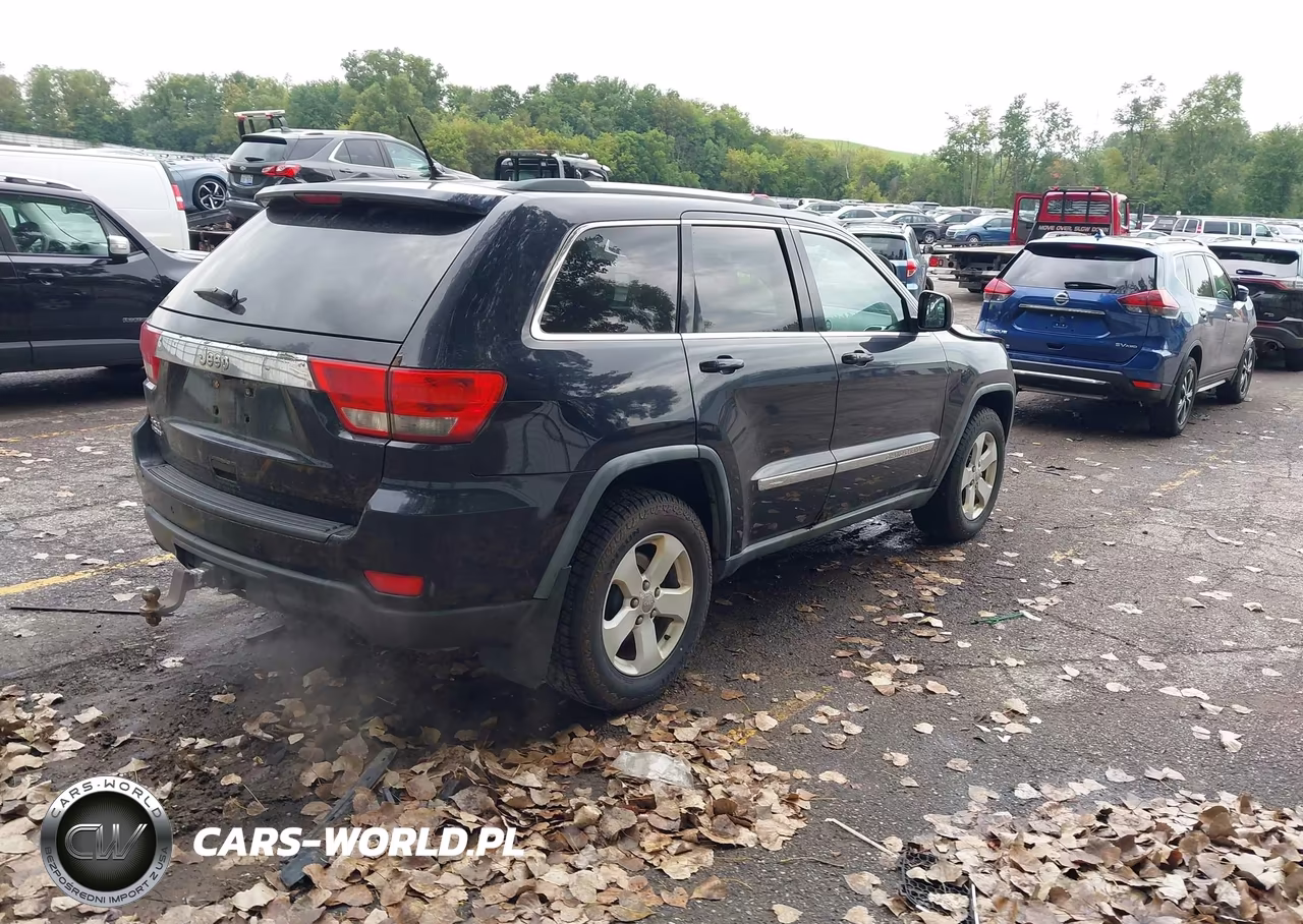 2011 Jeep Grand Cherokee Laredo VIN:1J4RR4GG4BC506157 - 4