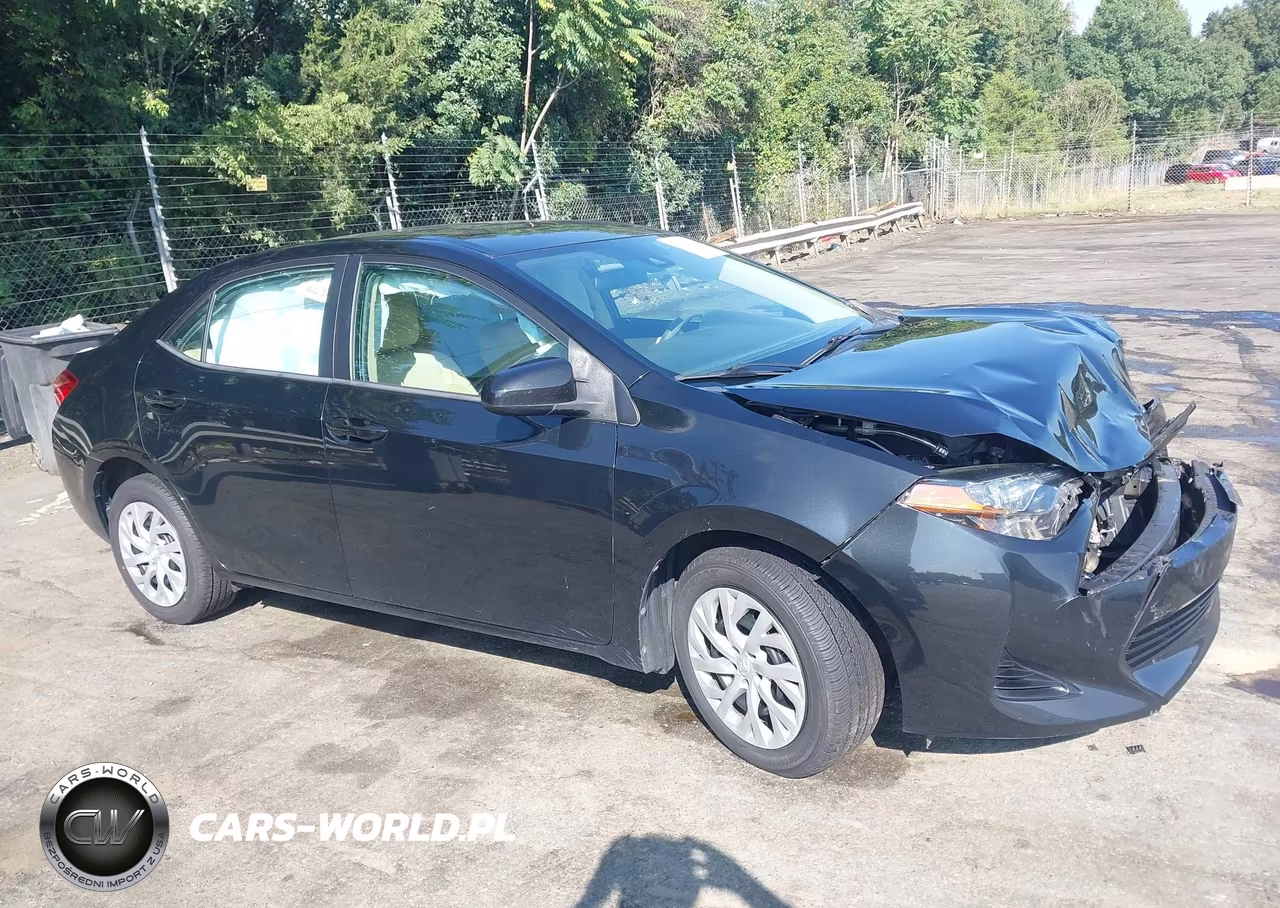 2018 Toyota Corolla Le VIN:2T1BURHE8JC108391 - 13