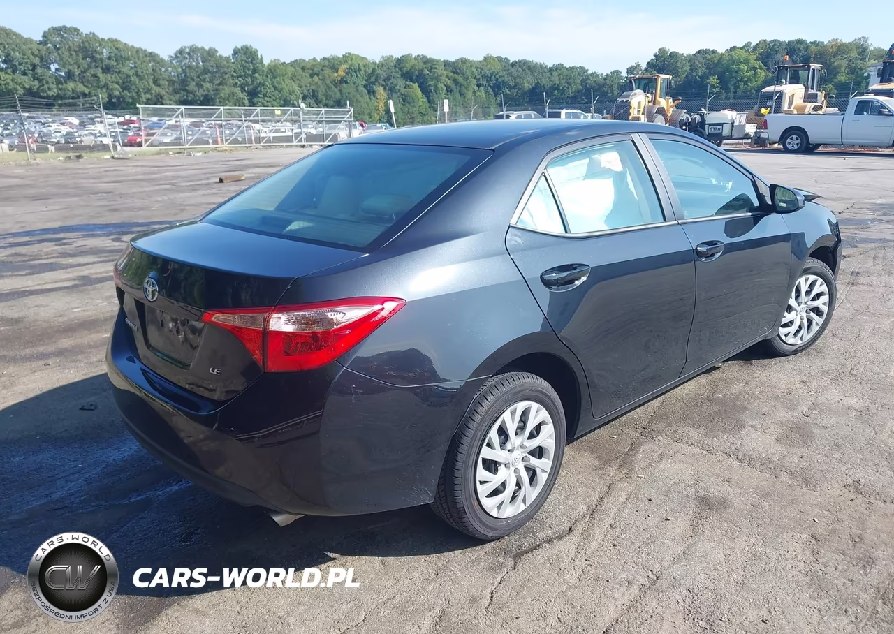 2018 Toyota Corolla Le VIN:2T1BURHE8JC108391 - 4