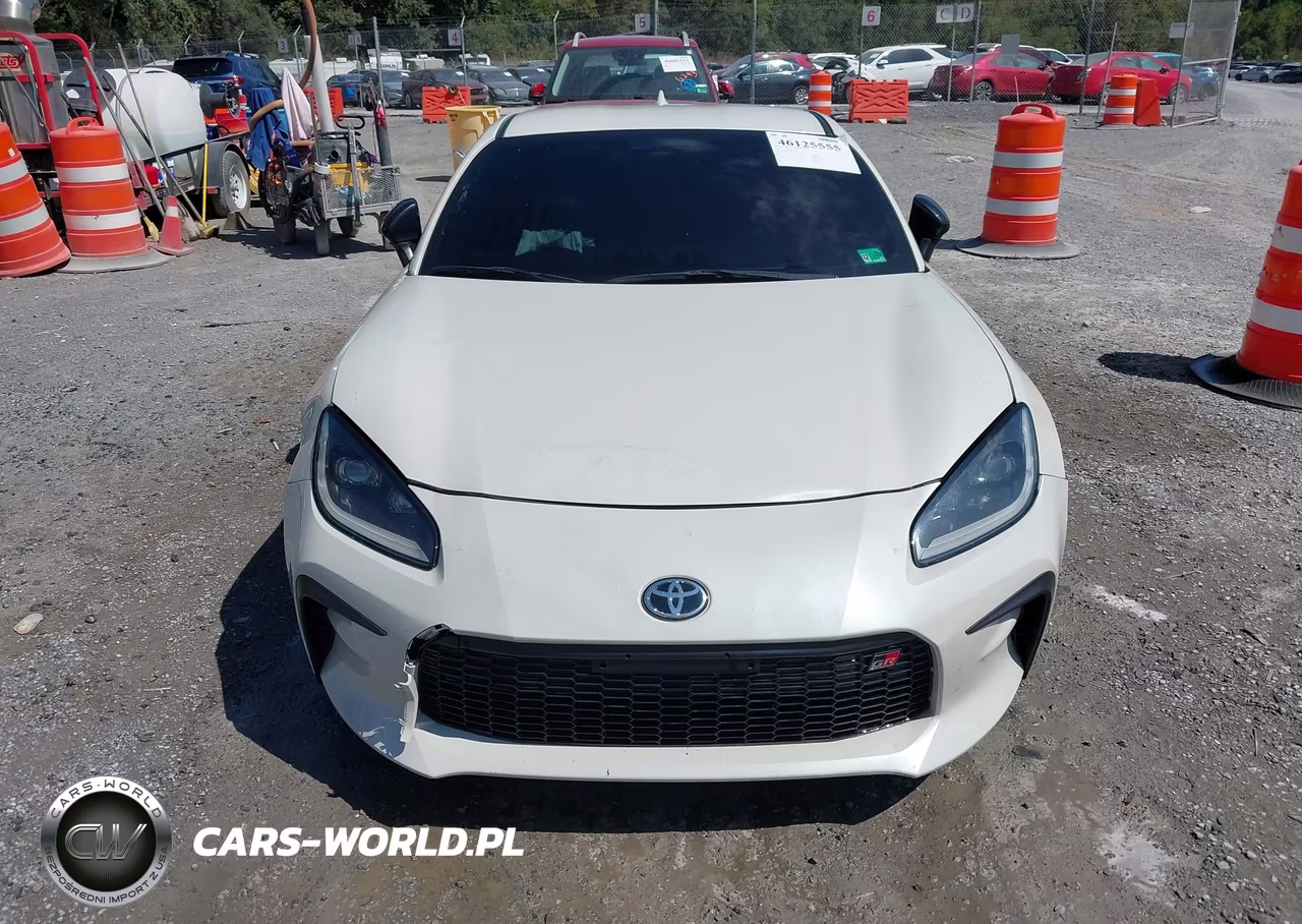 2025 Toyota Gr86 Premium VIN:JF1ZNBE13S9759736 - 12