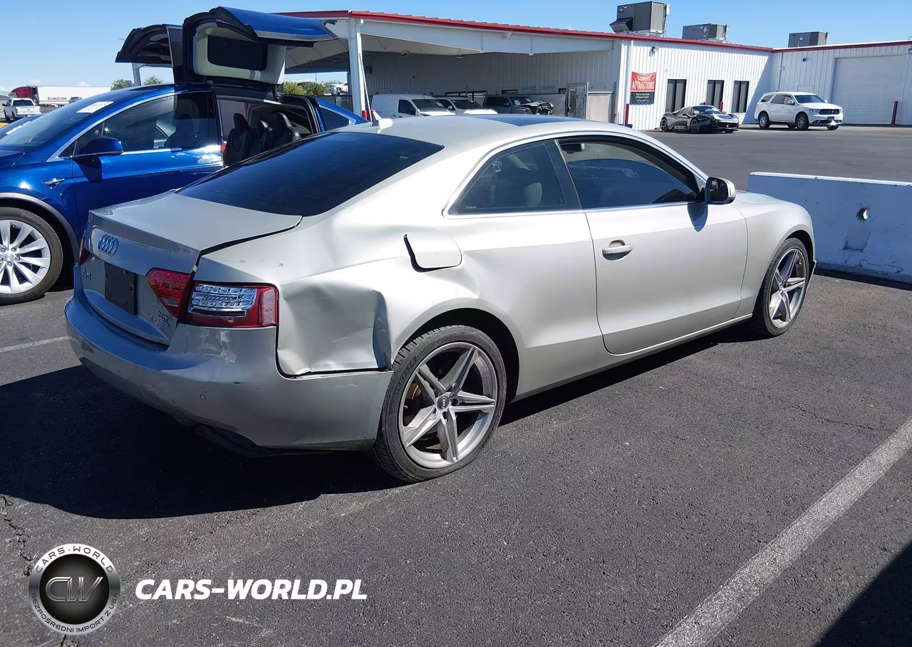 2010 Audi A5 2.0T-2.0T Premium VIN:WAULFBFR0AA030914 - 4