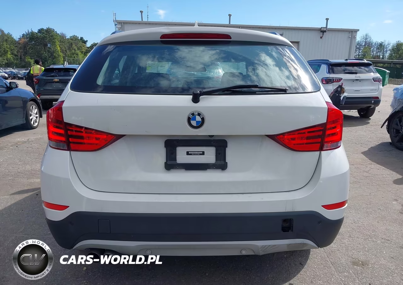 2014 BMW X1 xDrive28I VIN:WBAVL1C53EVY23880 - 16
