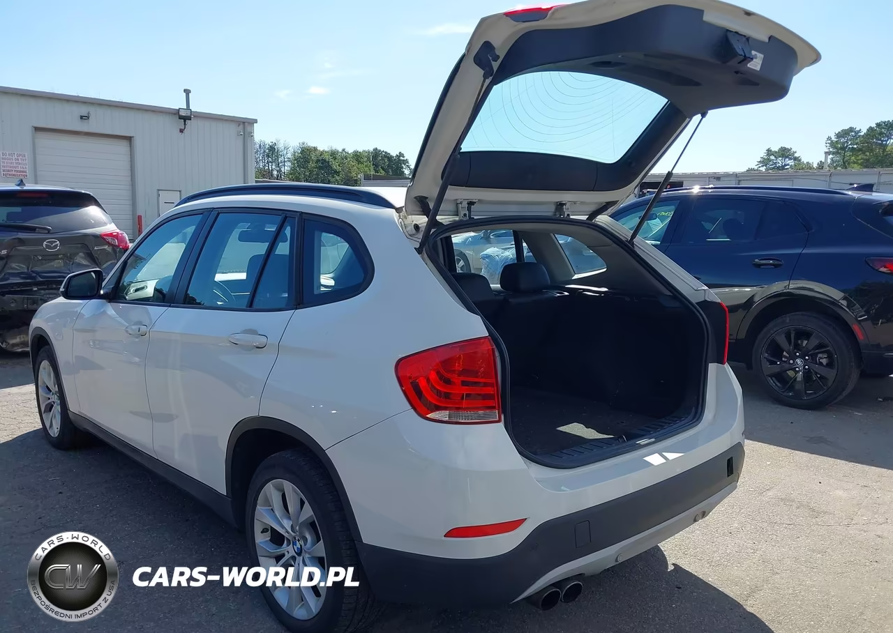 2014 BMW X1 xDrive28I VIN:WBAVL1C53EVY23880 - 3