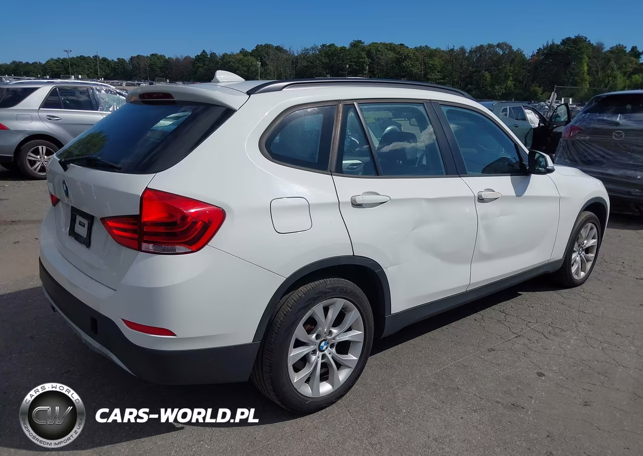 2014 BMW X1 xDrive28I VIN:WBAVL1C53EVY23880 - 4