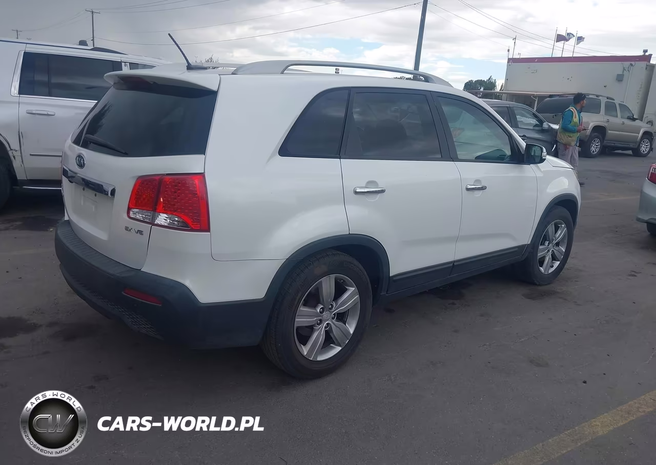 2012 Kia Sorento Ex V6 VIN:5XYKU4A20CG212819 - 4