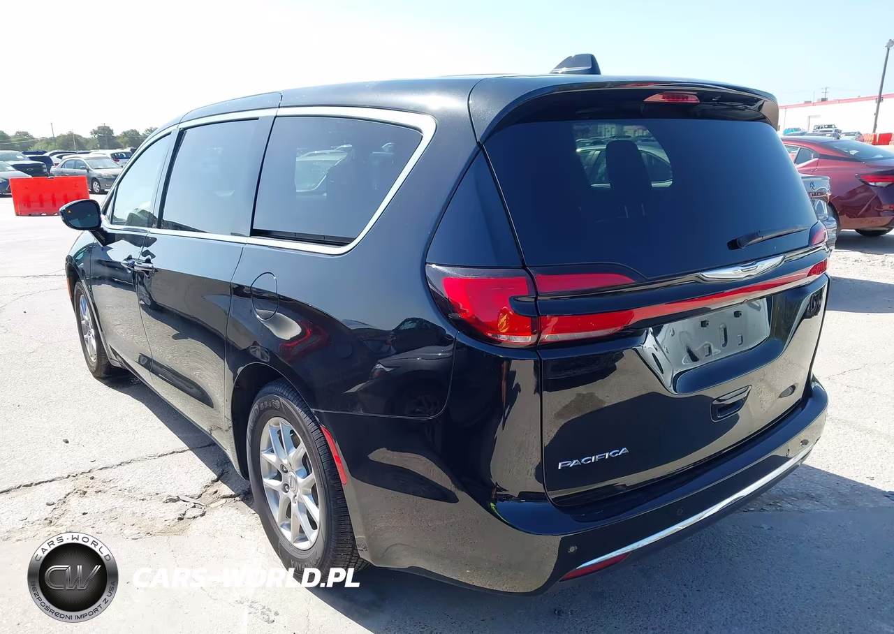 2025 Chrysler Pacifica Select VIN:2C4RC1BG8SR551624 - 3