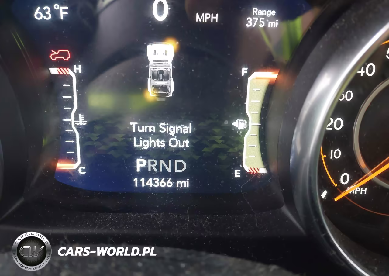 2019 Jeep Wrangler Unlimited Sahara 4X4 VIN:1C4HJXEN6KW614676 - 15
