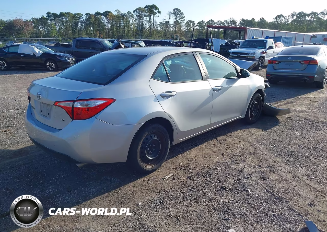 2015 Toyota Corolla Le VIN:2T1BURHE0FC414377 - 4