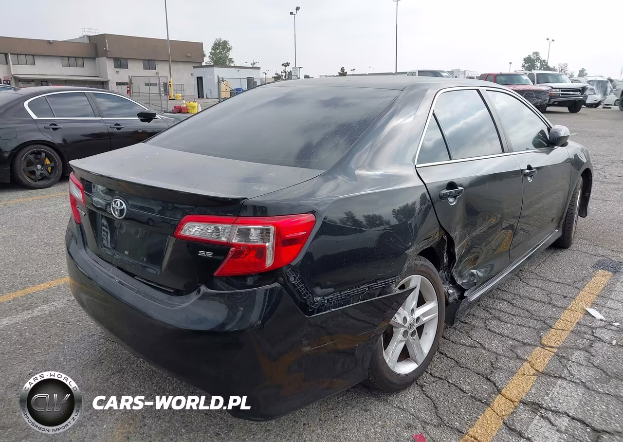 2013 Toyota Camry Se VIN:4T1BF1FKXDU268179 - 4