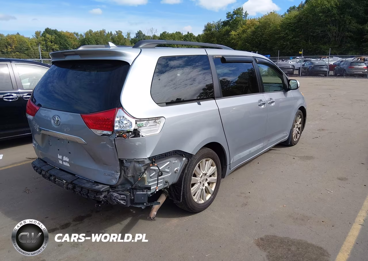 2014 Toyota Sienna Limited V6 7 Passenger VIN:5TDYK3DC7ES501698 - 4