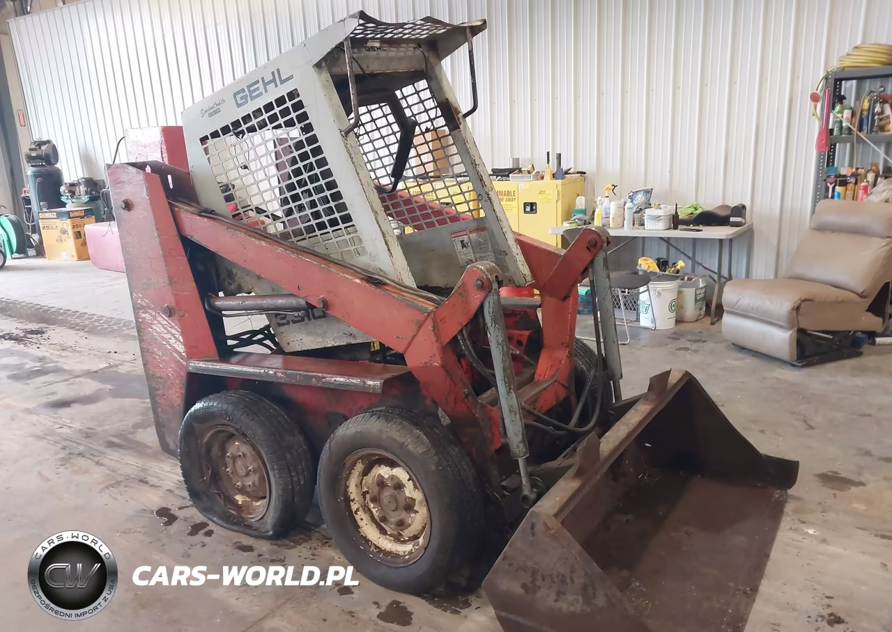 1992 Gehl 3310 Skid Loader