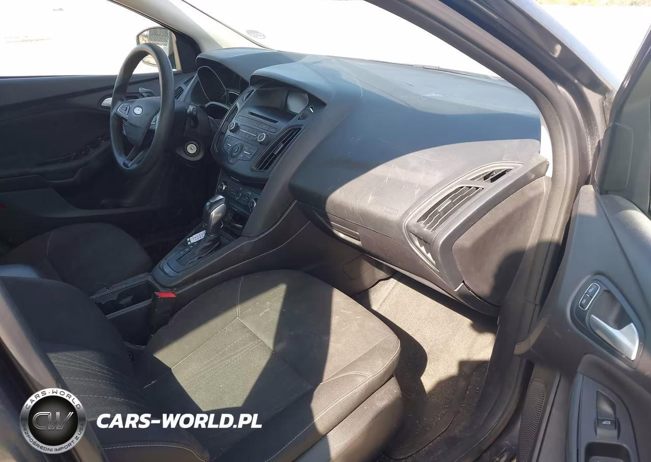 2015 Ford Focus Se VIN:1FADP3K21FL241995 - 5