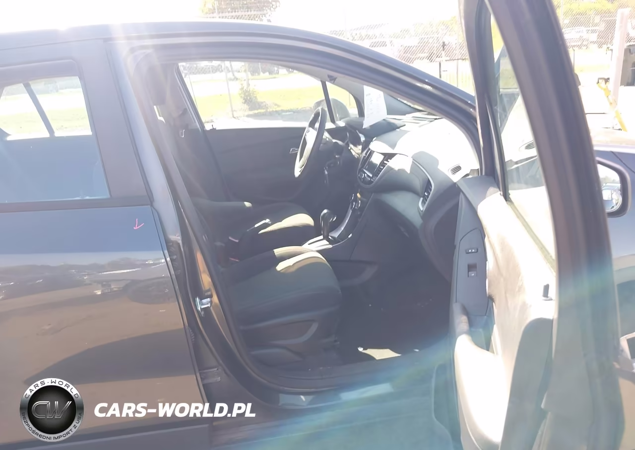 2019 Chevrolet Trax Ls VIN:3GNCJNSB4KL368023 - 5