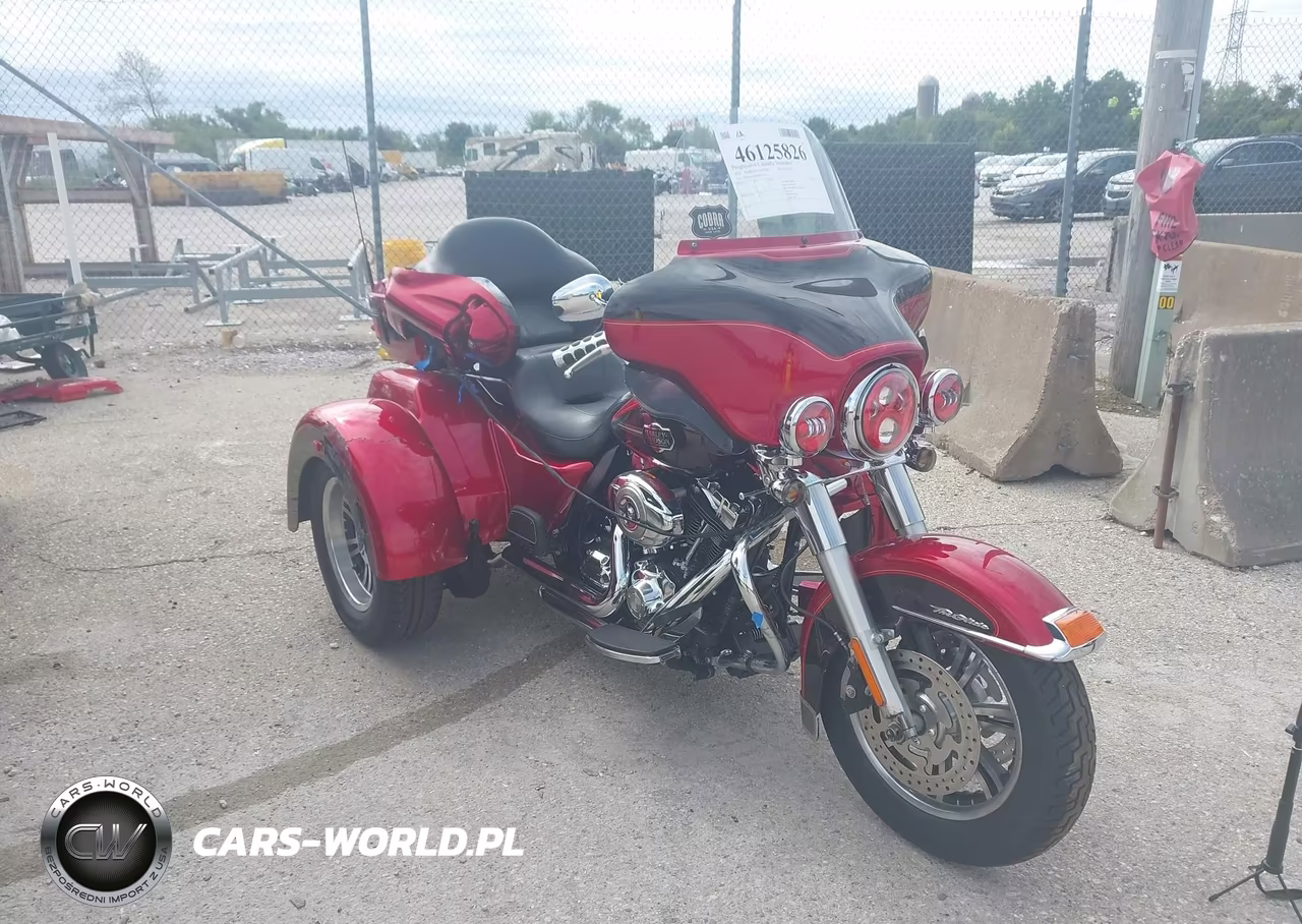 2012 Harley-Davidson Flhtcutg Tri Glide Ultra Classic – zdjęcie 1 z 13