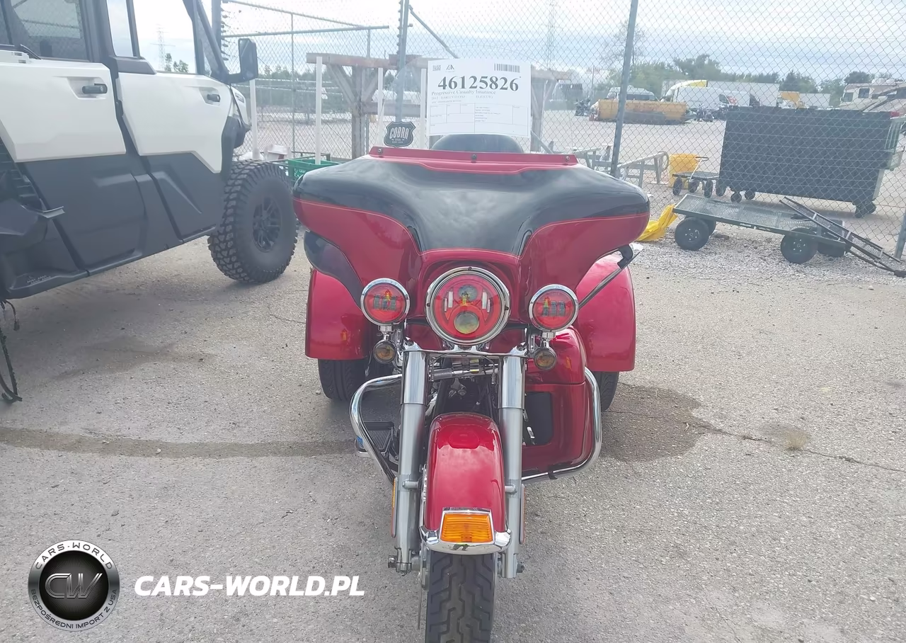 2012 Harley-Davidson Flhtcutg Tri Glide Ultra Classic VIN:1HD1MAM19CB853506 - 5