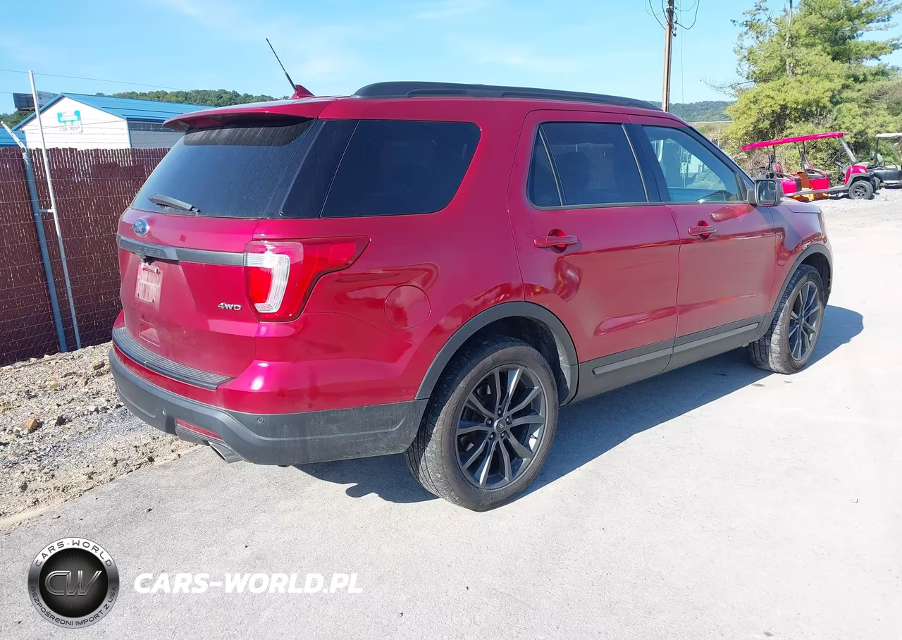 2018 Ford Explorer Xlt VIN:1FM5K8D8XJGB16387 - 4