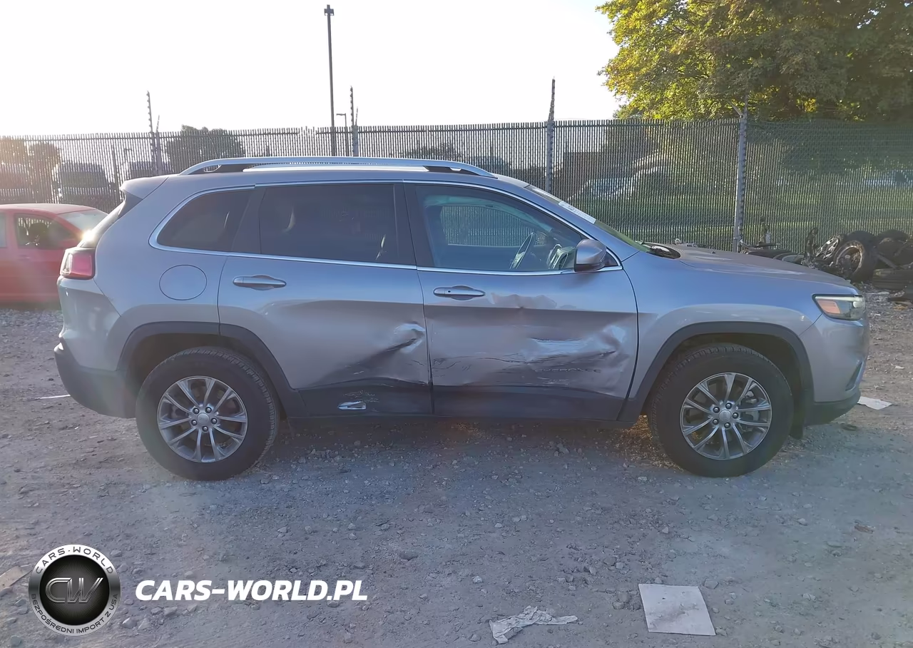 2021 Jeep Cherokee Latitude Plus 4X4 VIN:1C4PJMLB0MD109508 - 13