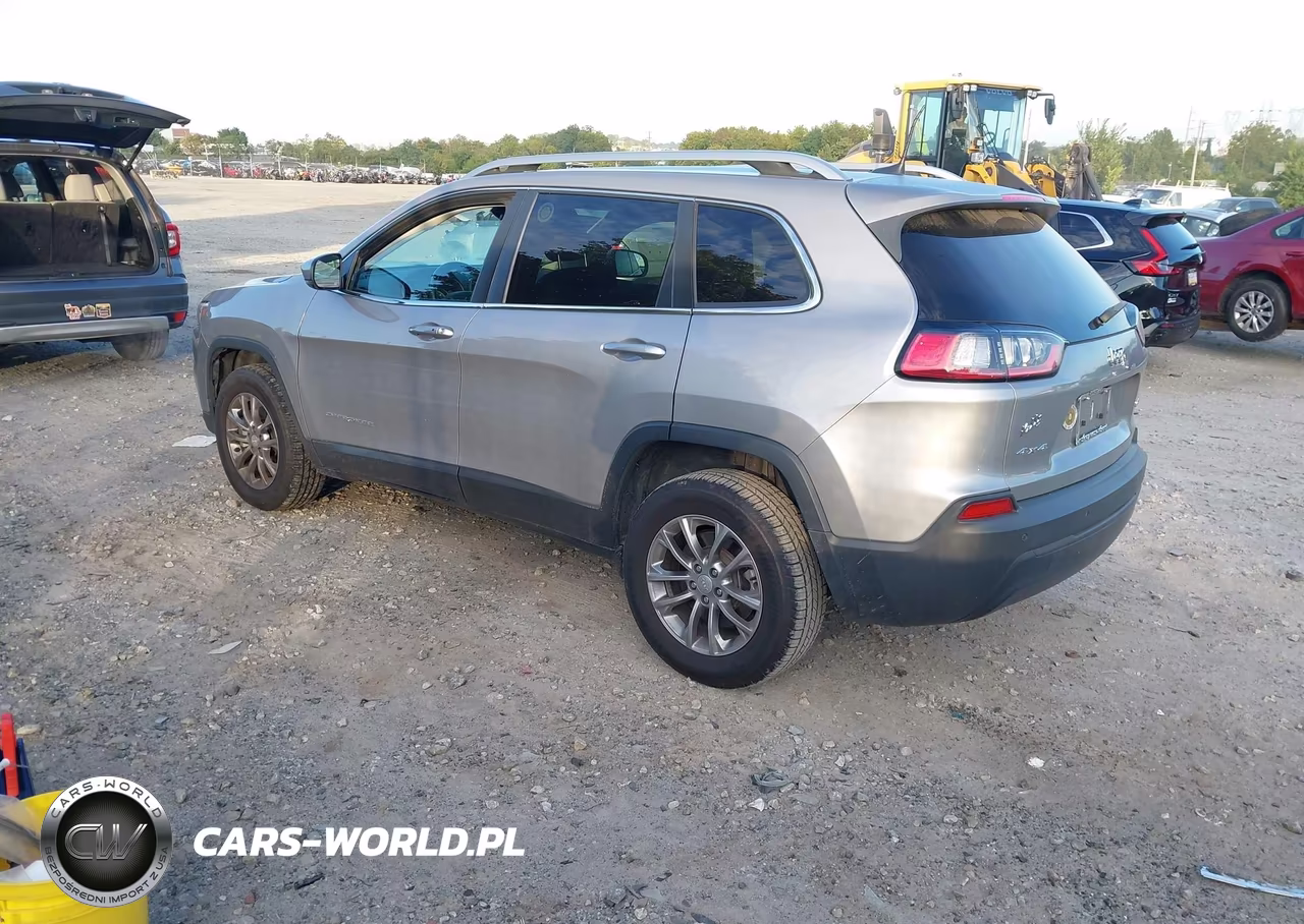 2021 Jeep Cherokee Latitude Plus 4X4 VIN:1C4PJMLB0MD109508 - 3