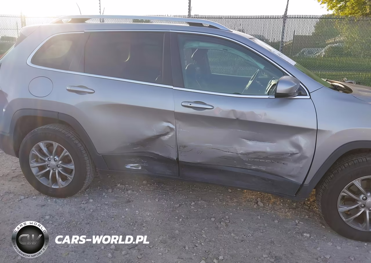 2021 Jeep Cherokee Latitude Plus 4X4 VIN:1C4PJMLB0MD109508 - 6