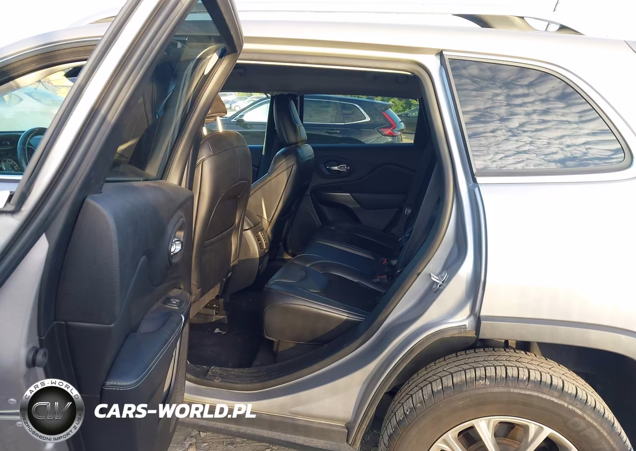 2021 Jeep Cherokee Latitude Plus 4X4 VIN:1C4PJMLB0MD109508 - 8