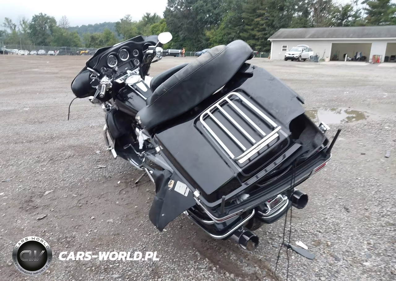 2007 Harley-Davidson Flhtcui VIN:1HD1FC41X7Y715692 - 3