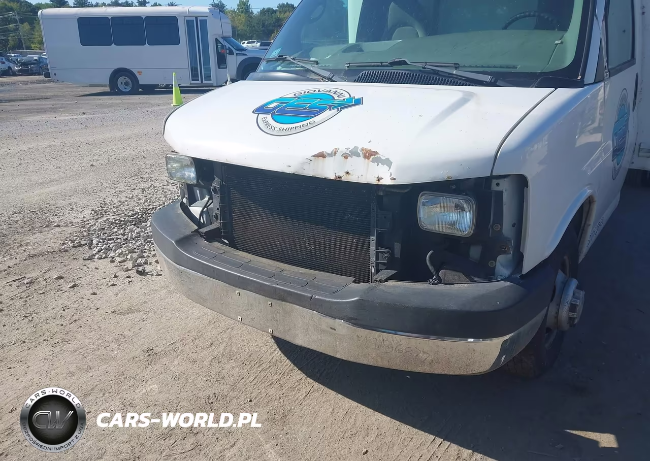 2006 Chevrolet Express Cutaway Work Van VIN:1GBJG31U761275570 - 11