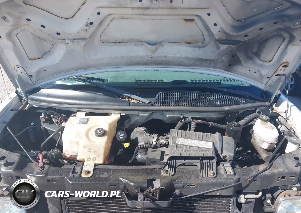 2006 Chevrolet Express Cutaway Work Van VIN:1GBJG31U761275570 - 9