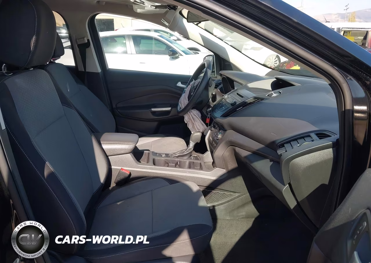 2017 Ford Escape Se VIN:1FMCU0G92HUC96810 - 5