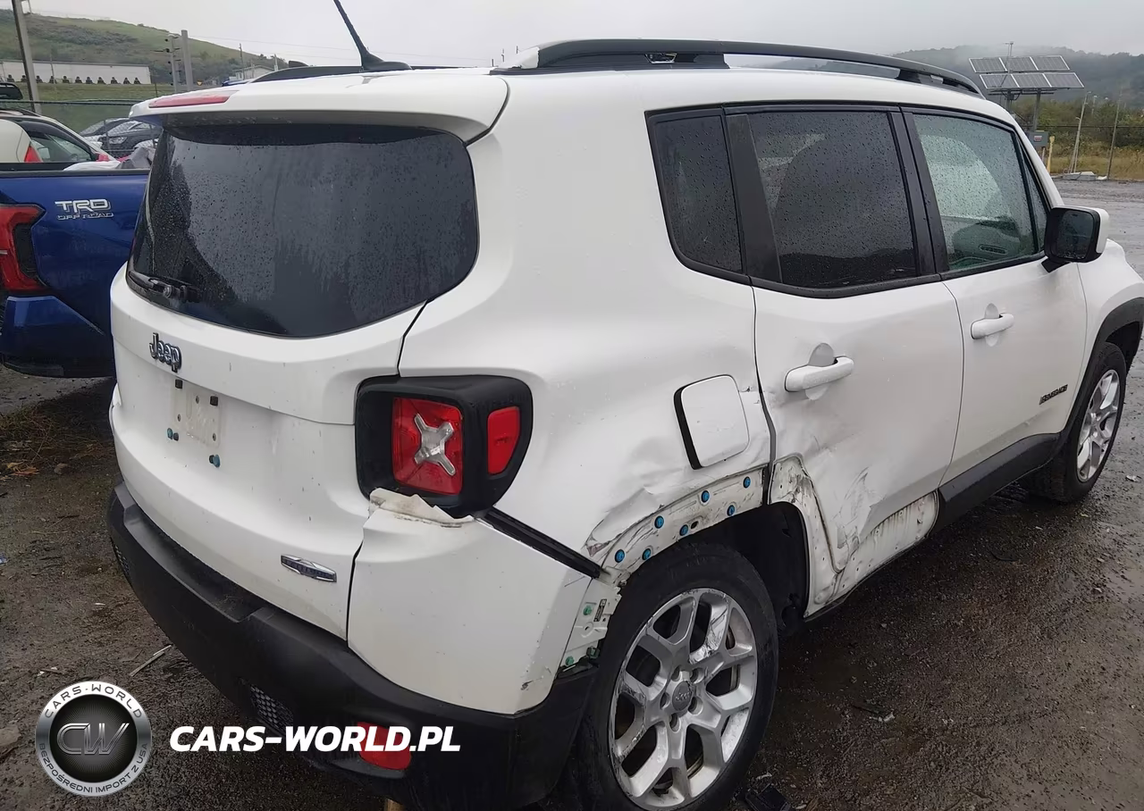 2017 Jeep Renegade Latitude Fwd VIN:ZACCJABBXHPG43458 - 4