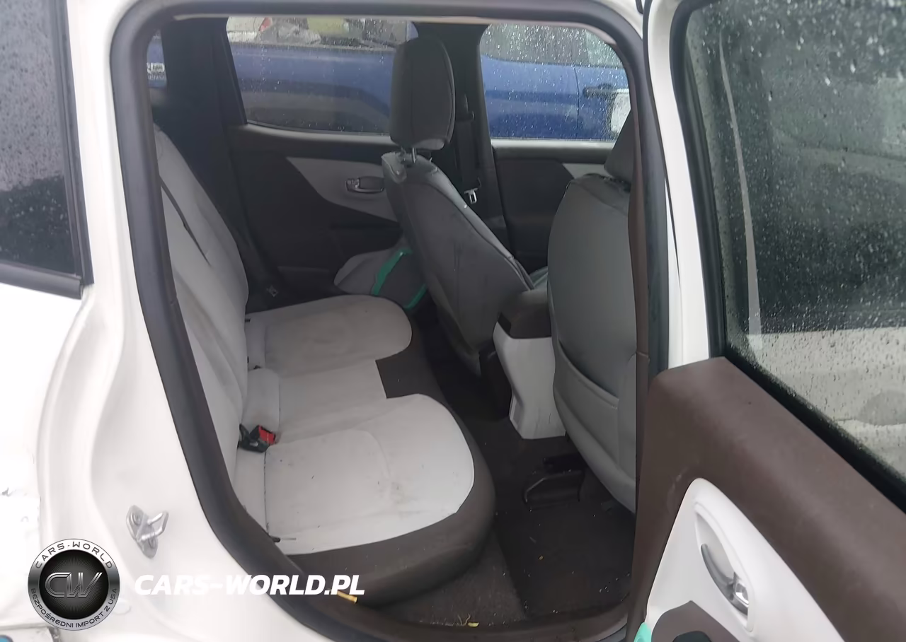 2017 Jeep Renegade Latitude Fwd VIN:ZACCJABBXHPG43458 - 8