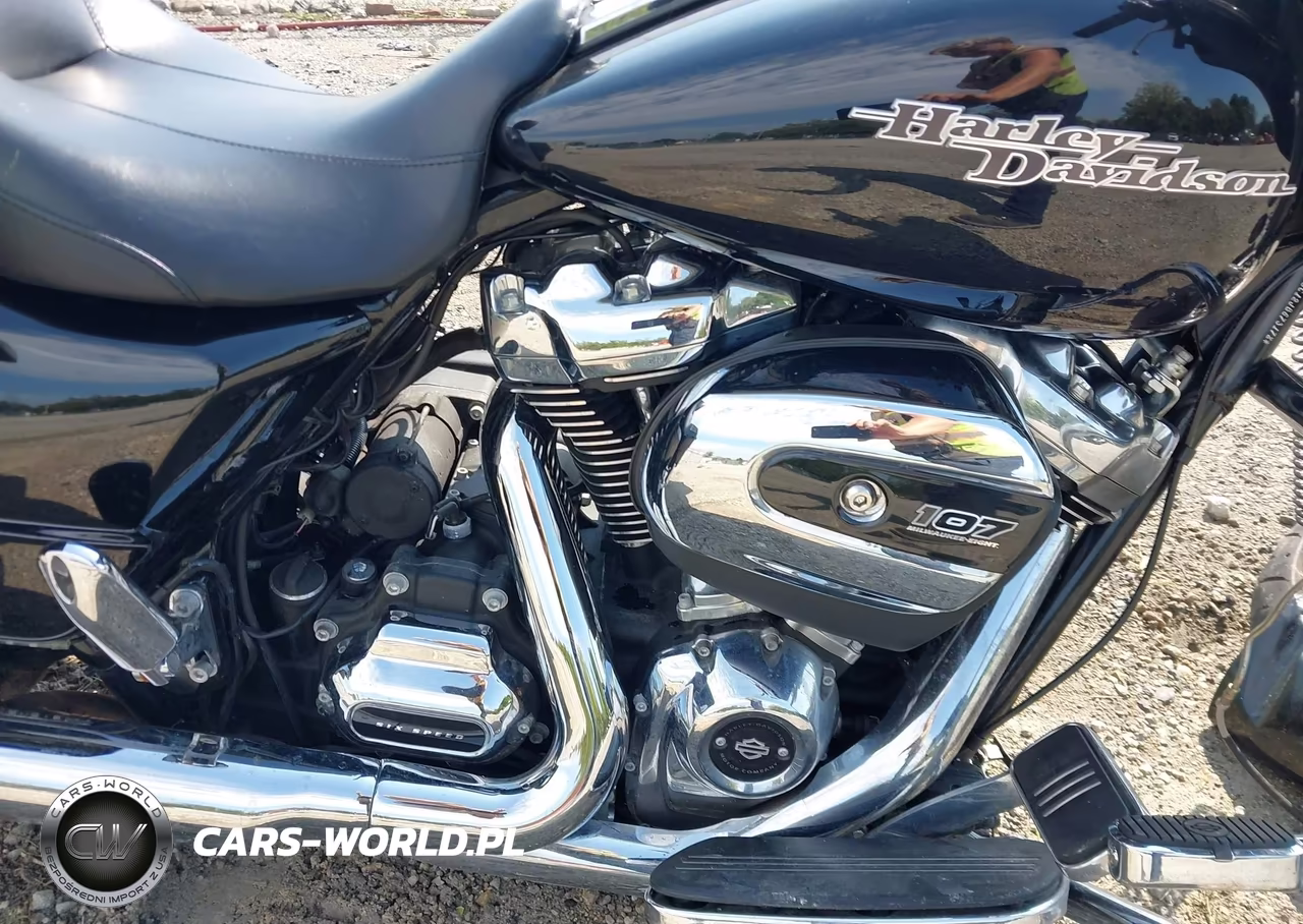 2018 Harley-Davidson Flhx Street Glide VIN:1HD1KBC12JB673178 - 8