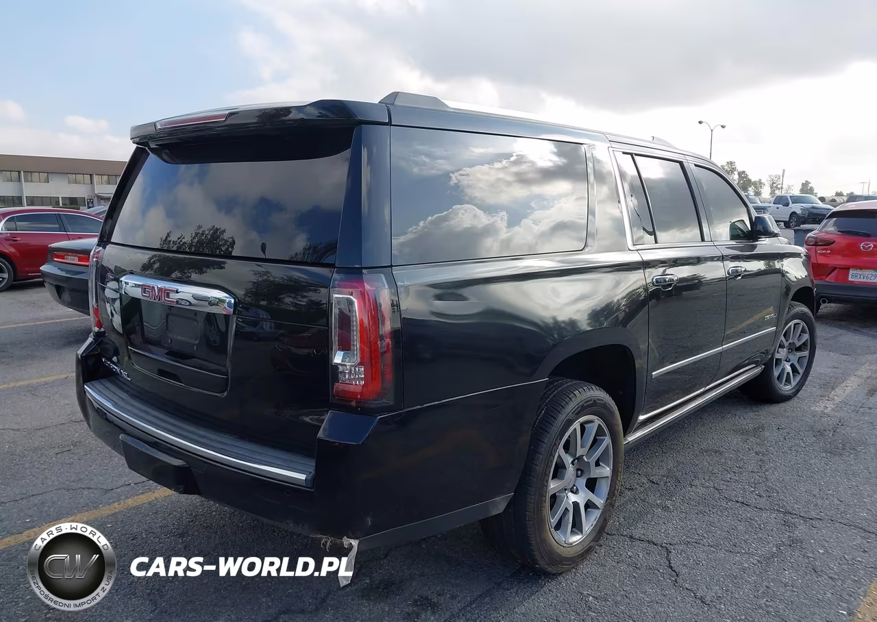 2017 GMC Yukon Xl Denali VIN:1GKS2HKJ7HR393840 - 4