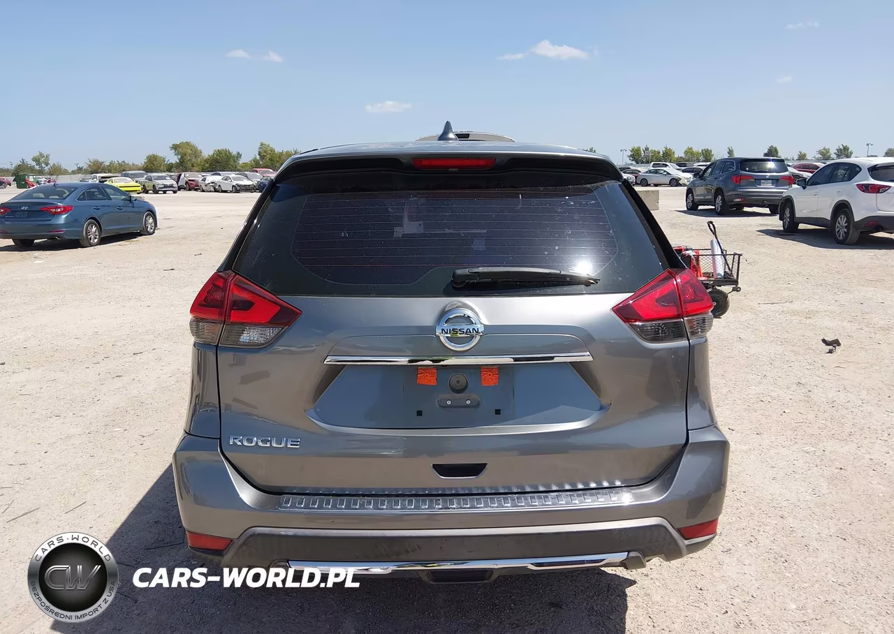 2018 Nissan Rogue S VIN:KNMAT2MTXJP561889 - 17