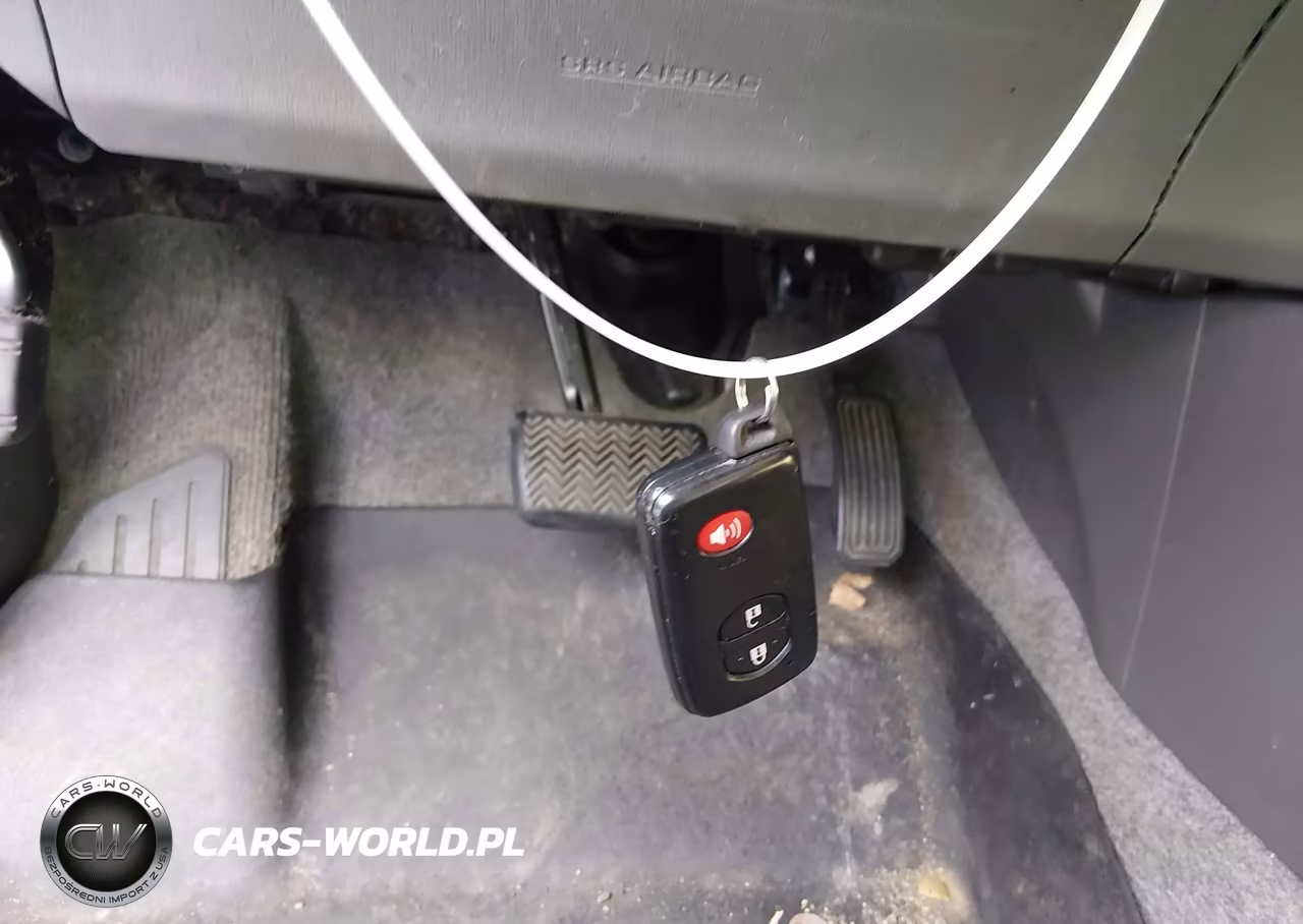 2011 Toyota Prius Two VIN:JTDKN3DU2B1436466 - 11