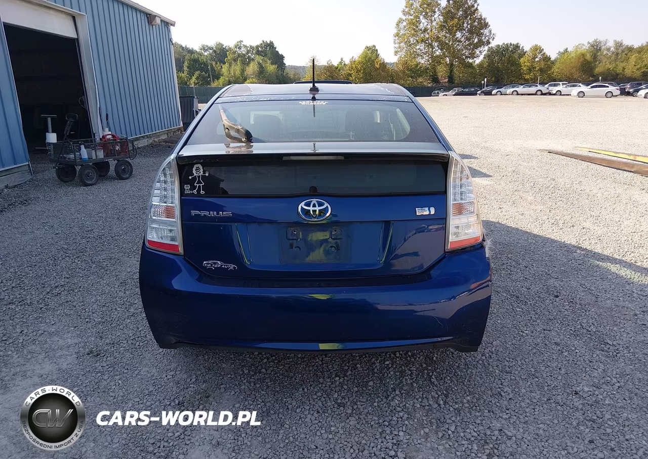 2011 Toyota Prius Two VIN:JTDKN3DU2B1436466 - 16