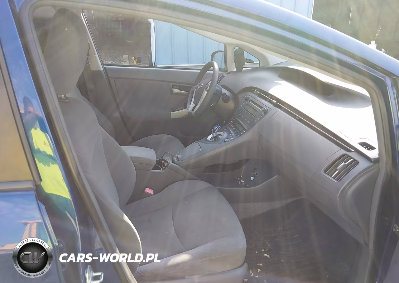 2011 Toyota Prius Two VIN:JTDKN3DU2B1436466 - 5