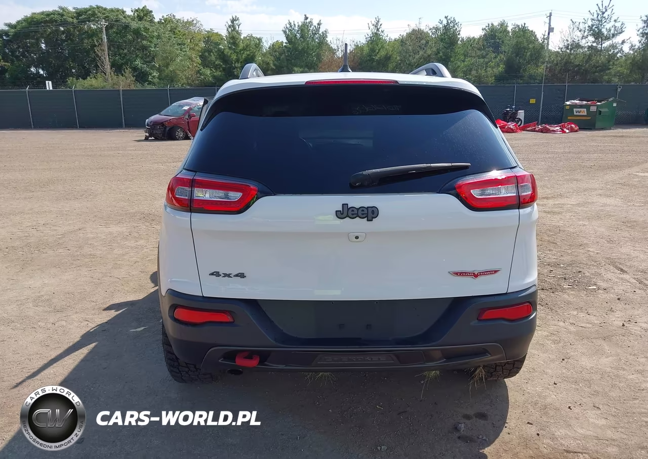 2015 Jeep Cherokee Trailhawk VIN:1C4PJMBB3FW746644 - 17