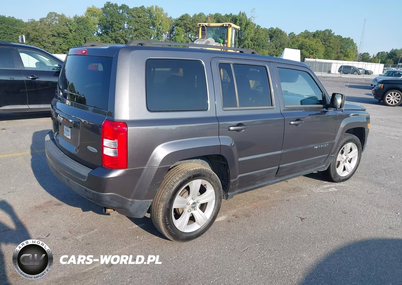 2014 Jeep Patriot Latitude VIN:1C4NJPFB4ED849925 - 4