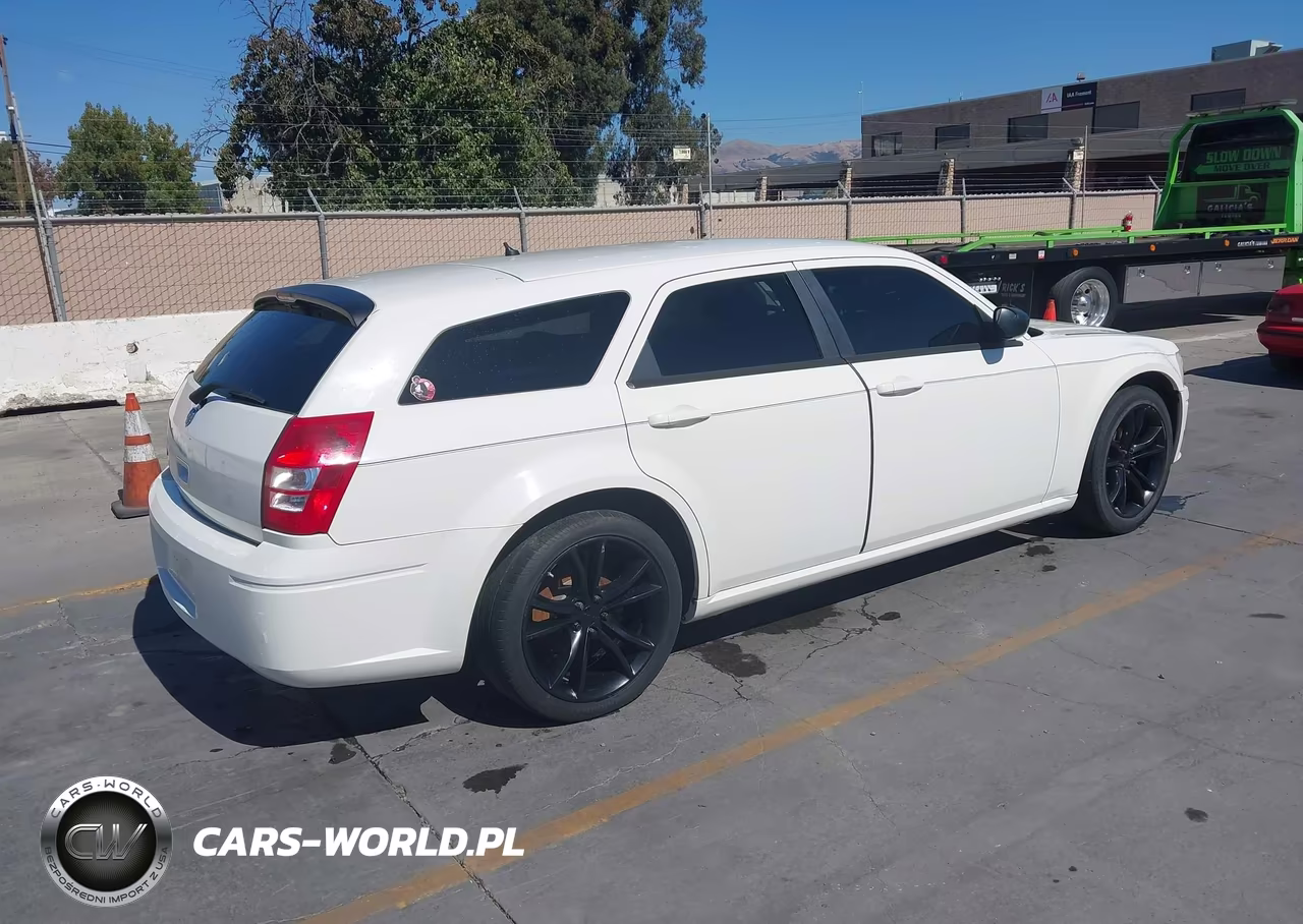 2008 Dodge Magnum VIN:2D4FV47T68H111889 - 4