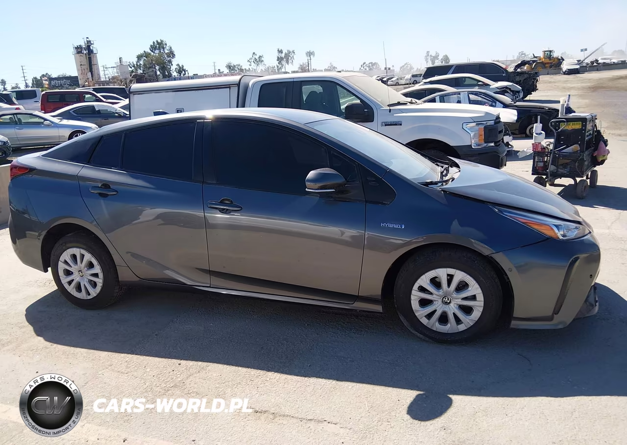 2021 Toyota Prius Le VIN:JTDKAMFUXM3133795 - 13