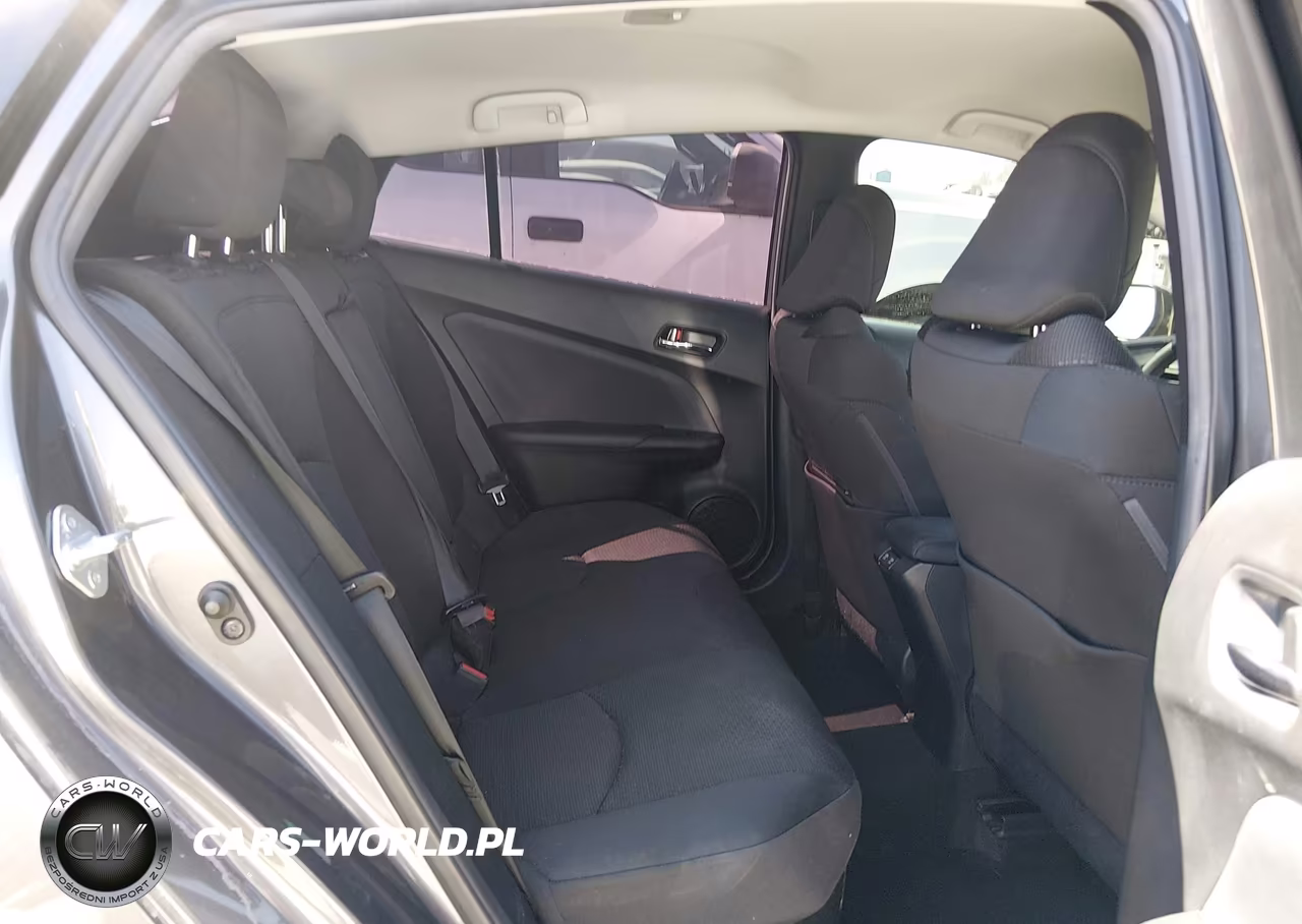 2021 Toyota Prius Le VIN:JTDKAMFUXM3133795 - 8
