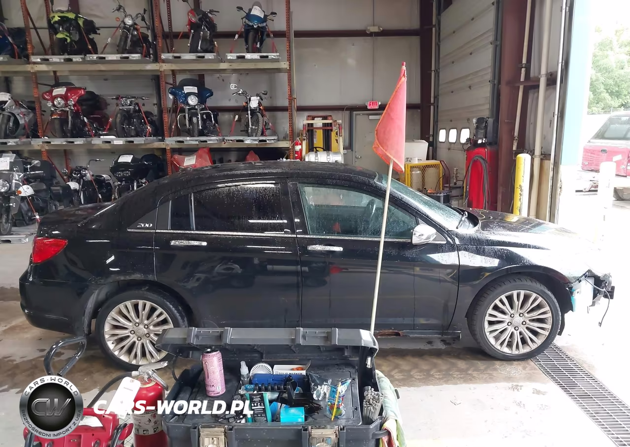 2012 Chrysler 200 Limited VIN:1C3CCBCG2CN245371 - 13
