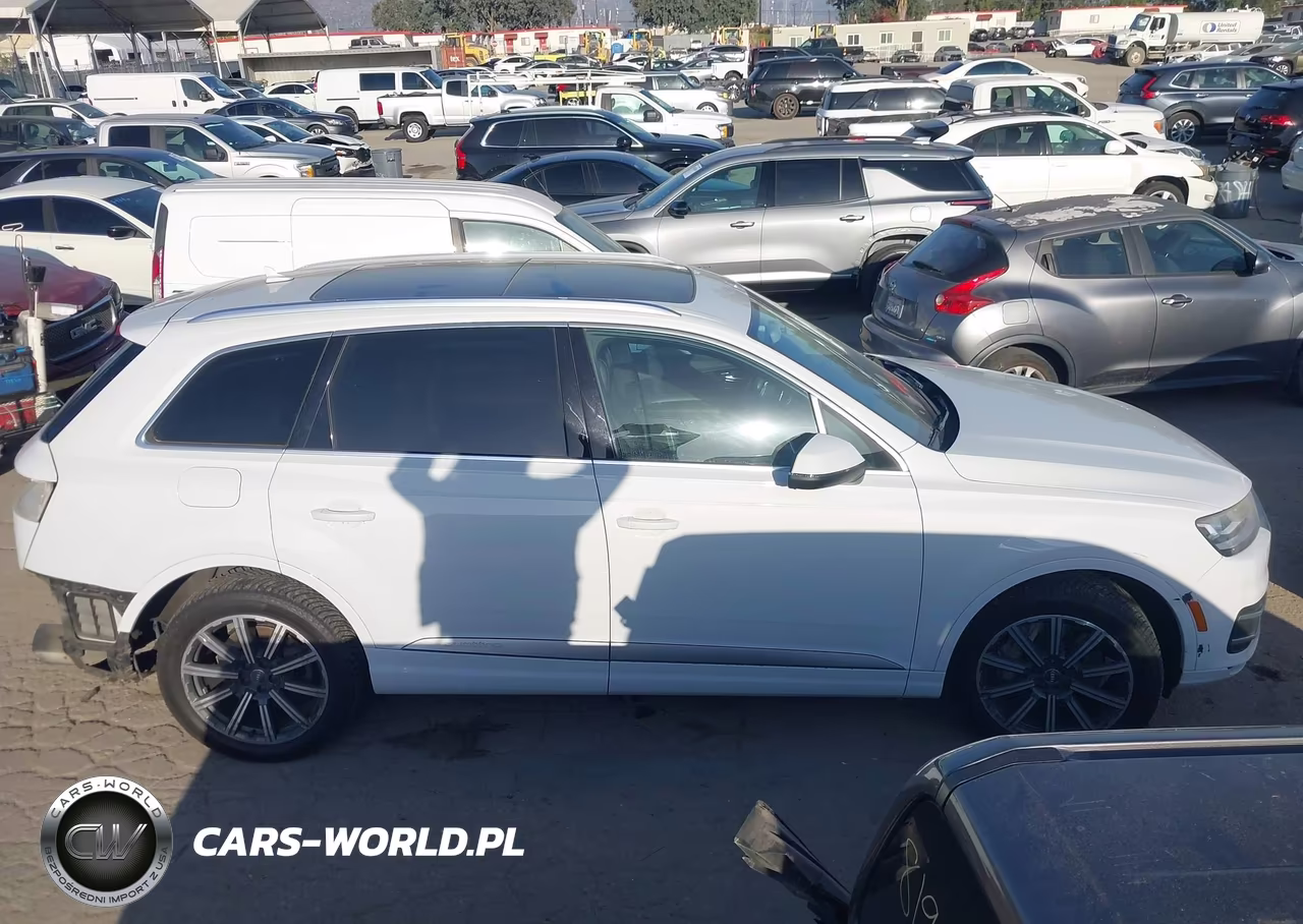 2017 Audi Q7 3.0T Premium VIN:WA1LAAF73HD000593 - 14