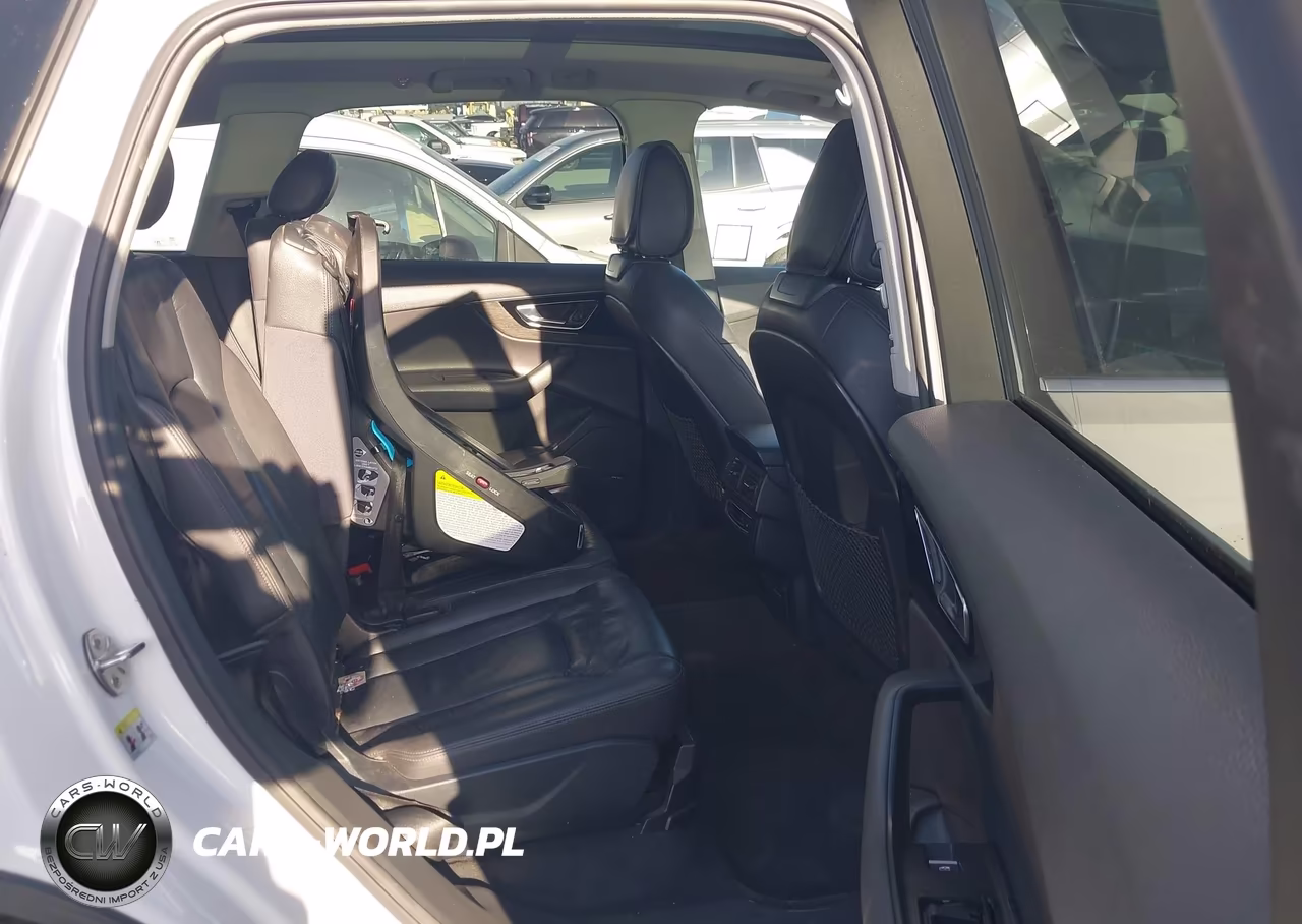 2017 Audi Q7 3.0T Premium VIN:WA1LAAF73HD000593 - 8